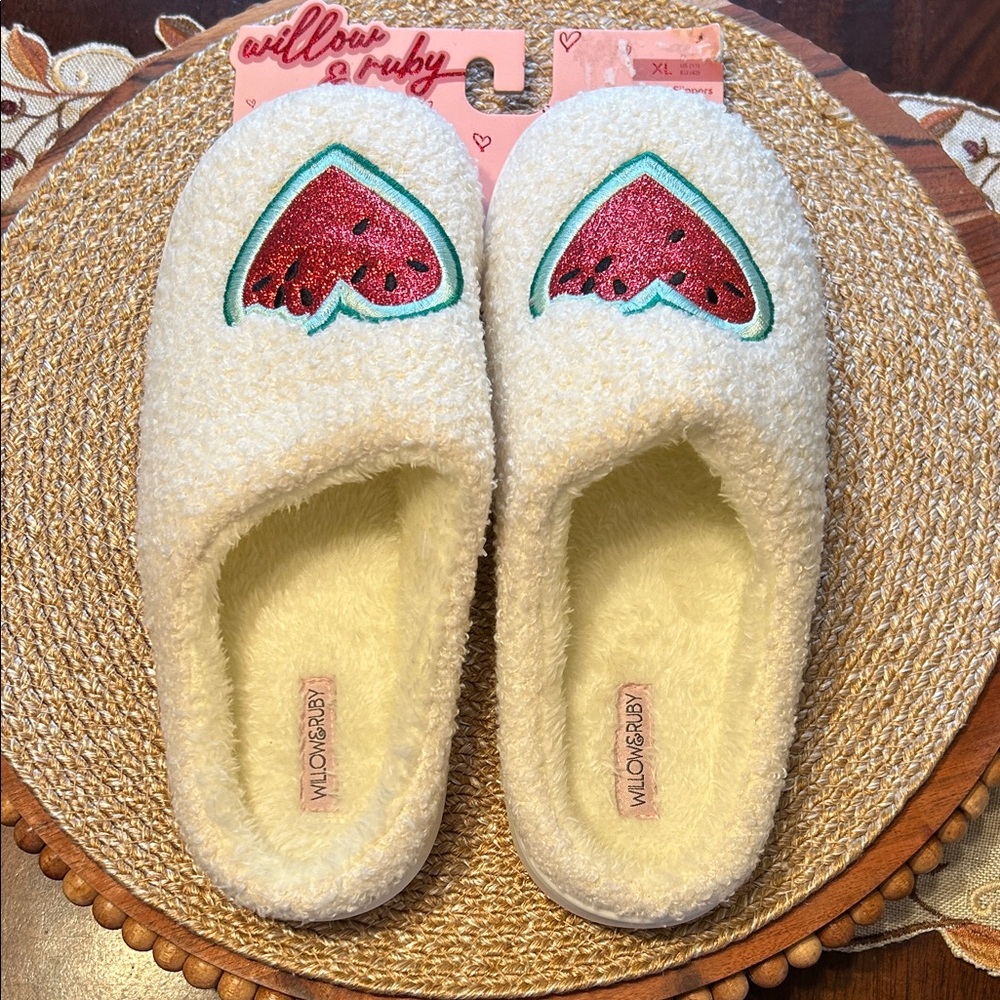 Willow & Ruby Ladies/Women’s SlippersNew Attached to Card XL US (11) Watermelon
